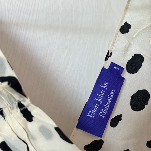 Elton John edition - the little Jeanie in snow leopard dress - Picture 6 of 7